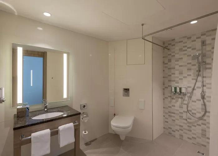 Hampton By Hilton Frankfurt Centre East Hotel 3*